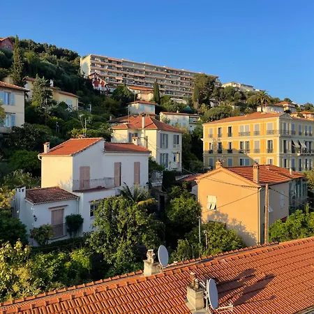 De Charme Proche Gare 아파트
